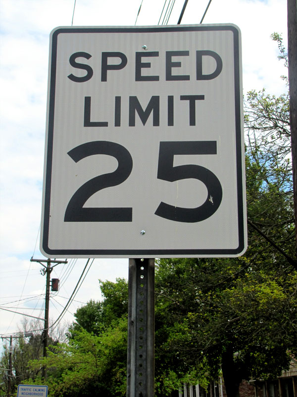 sign read speed limit 25